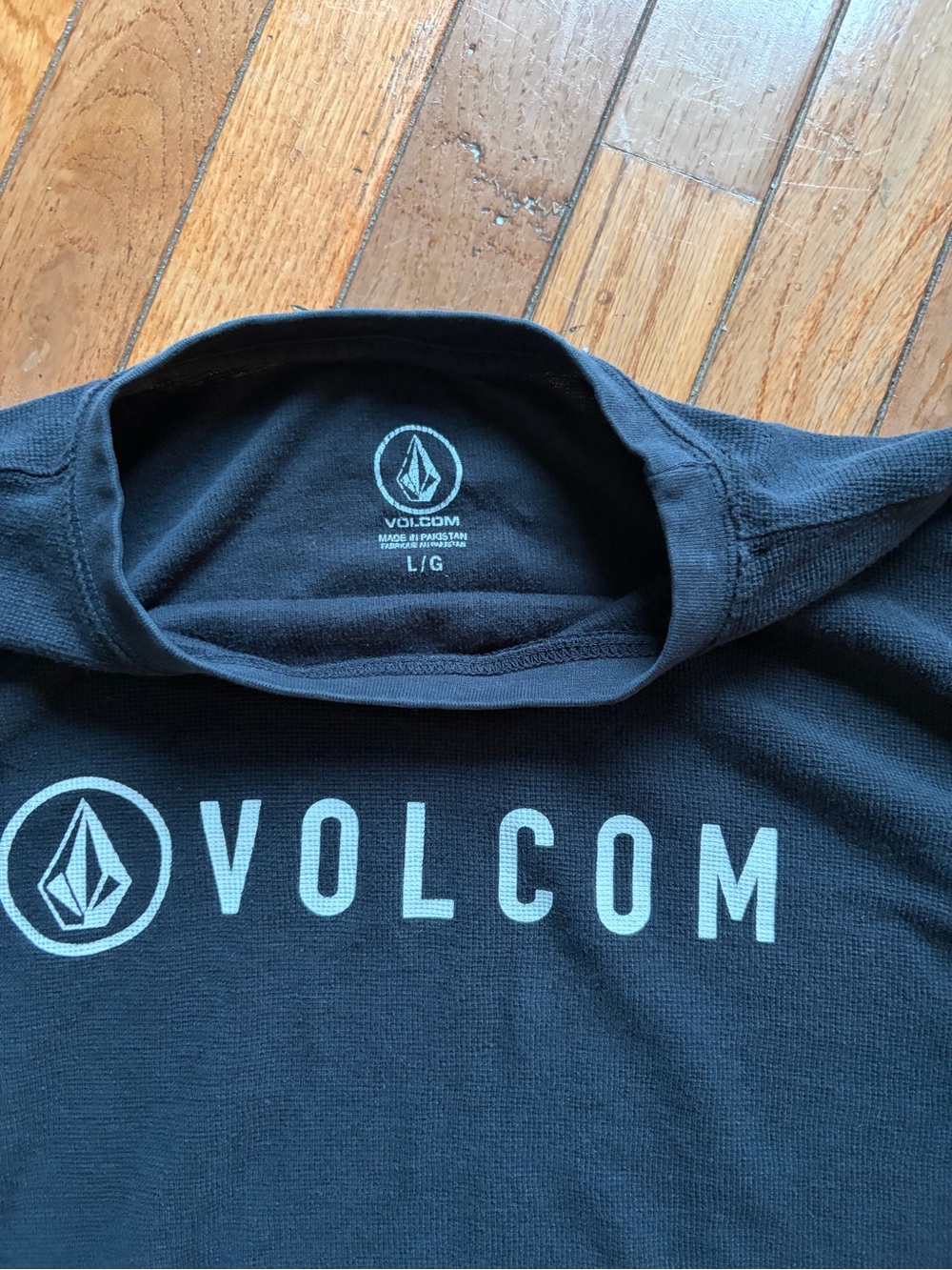 Volcom Black Long Sleeve thermal Tee with white Logo - Picture 2 of 5